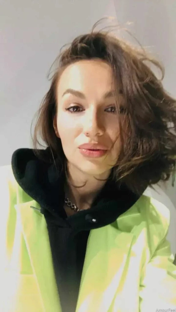 Kristina Profile image 6