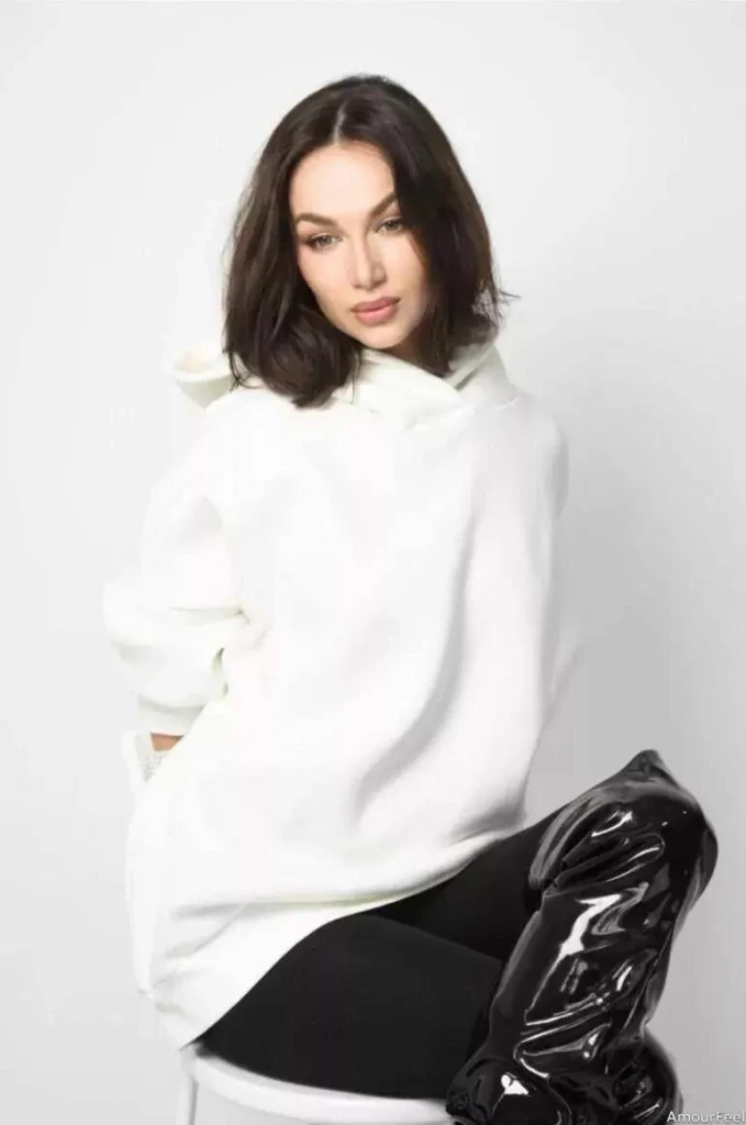 Kristina Profile image 4