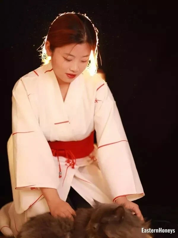 Joan Profile image 2