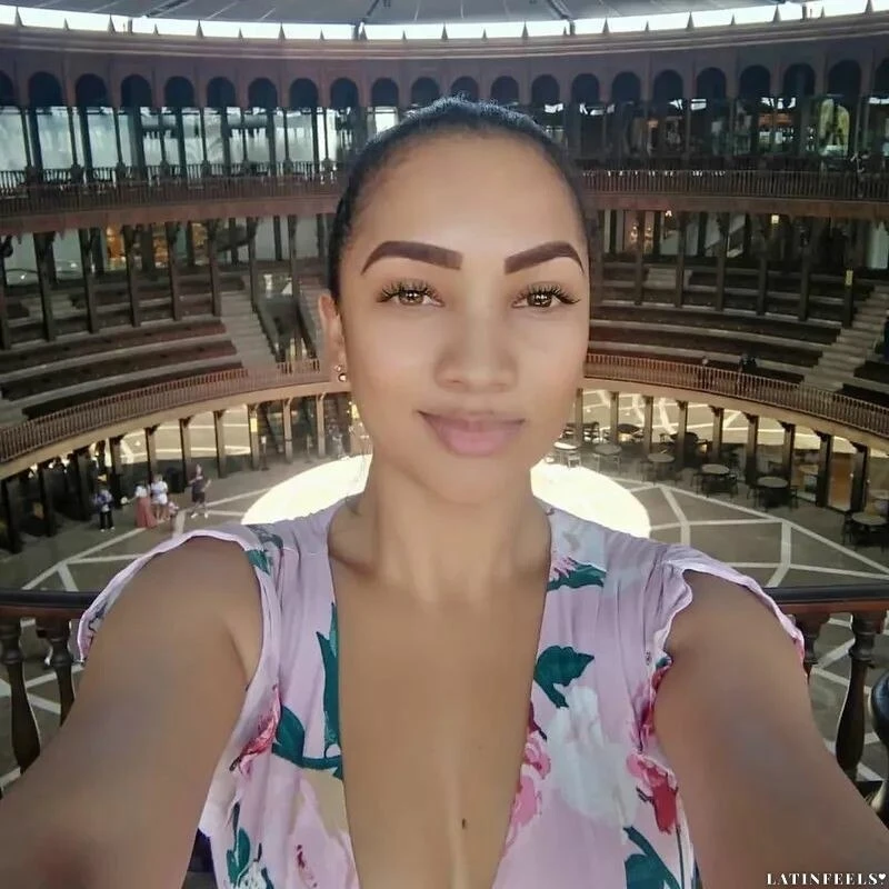 Vanessa Isabel Profile image 2