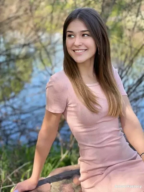 Alexandra Profile image 3