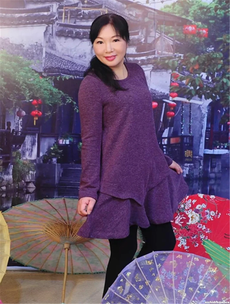 Caroline Profile image 2