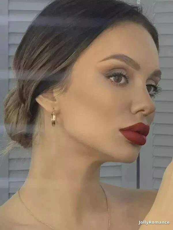 Ekaterina Profile image 3