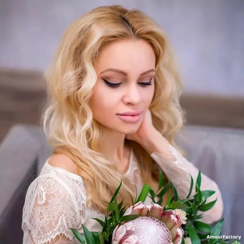 Yana Profile image 5