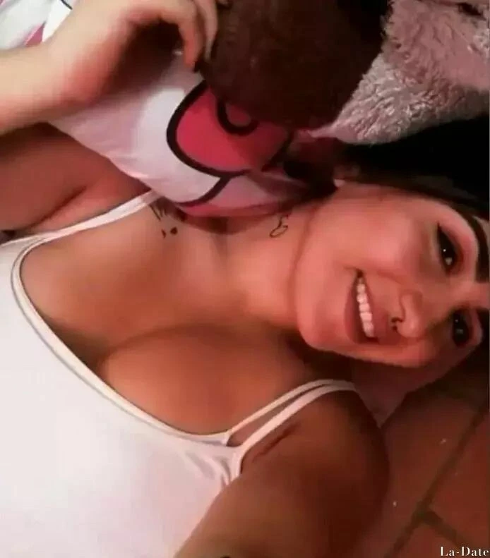 Estefania Profile image 1