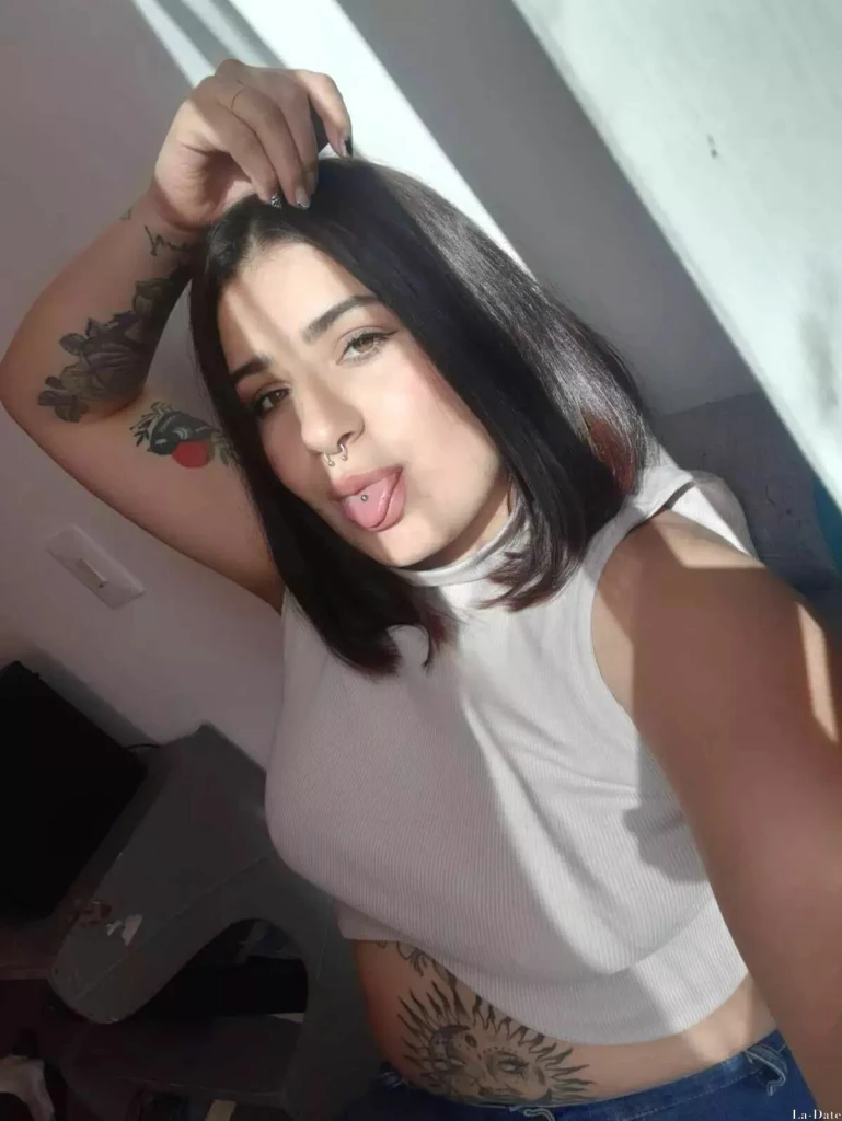 Estefania Profile image 5