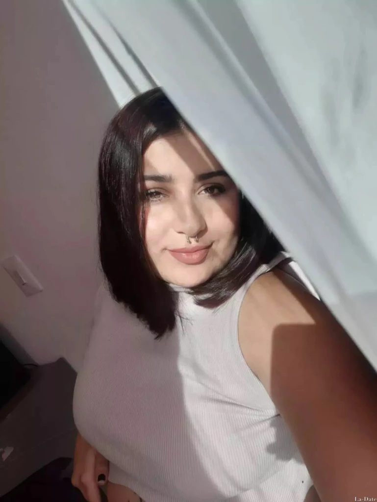 Estefania Profile image 2