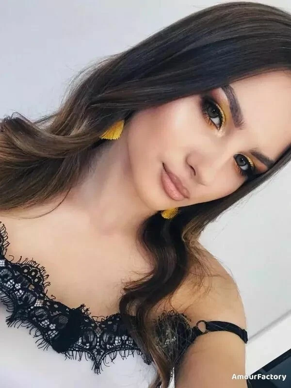 Yuliya Profile image 1