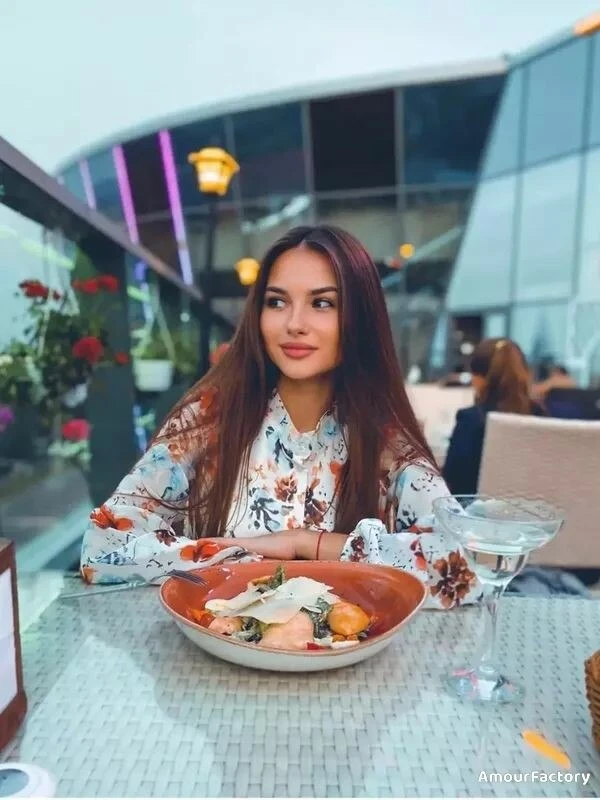 Yuliya Profile image 2