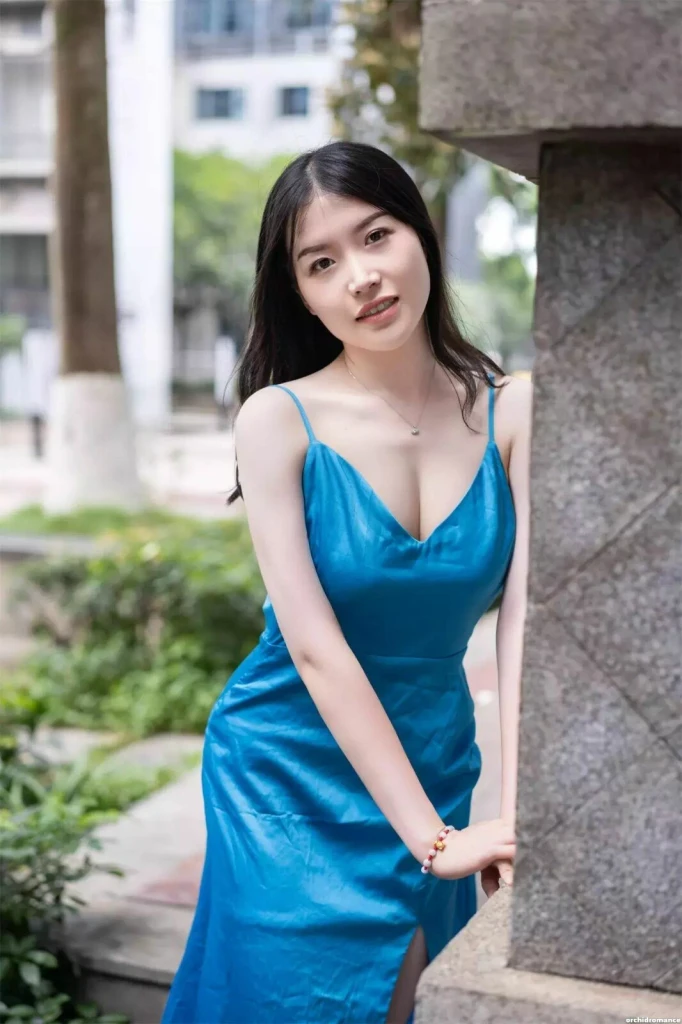 Helen Profile image 4