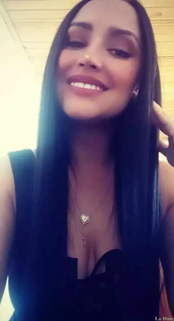 Laura Profile image 3