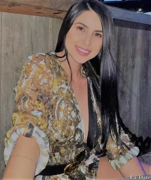 Laura Profile image 2