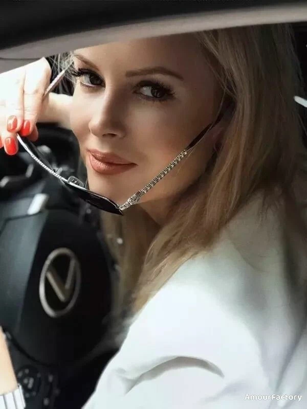 Oksana Profile image 5