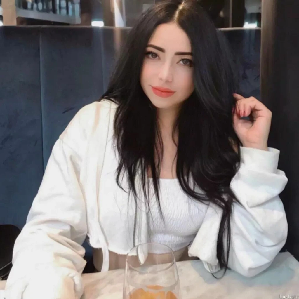 Camila Profile image 1