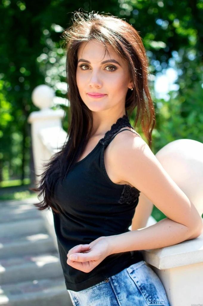 Olena Profile image 4