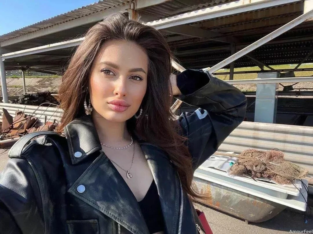 Olena Profile image 1