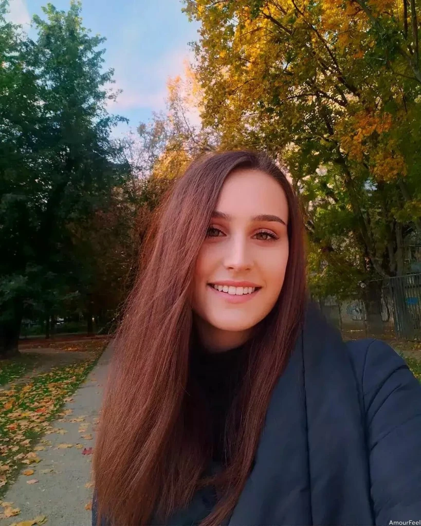 Alona Profile image 3