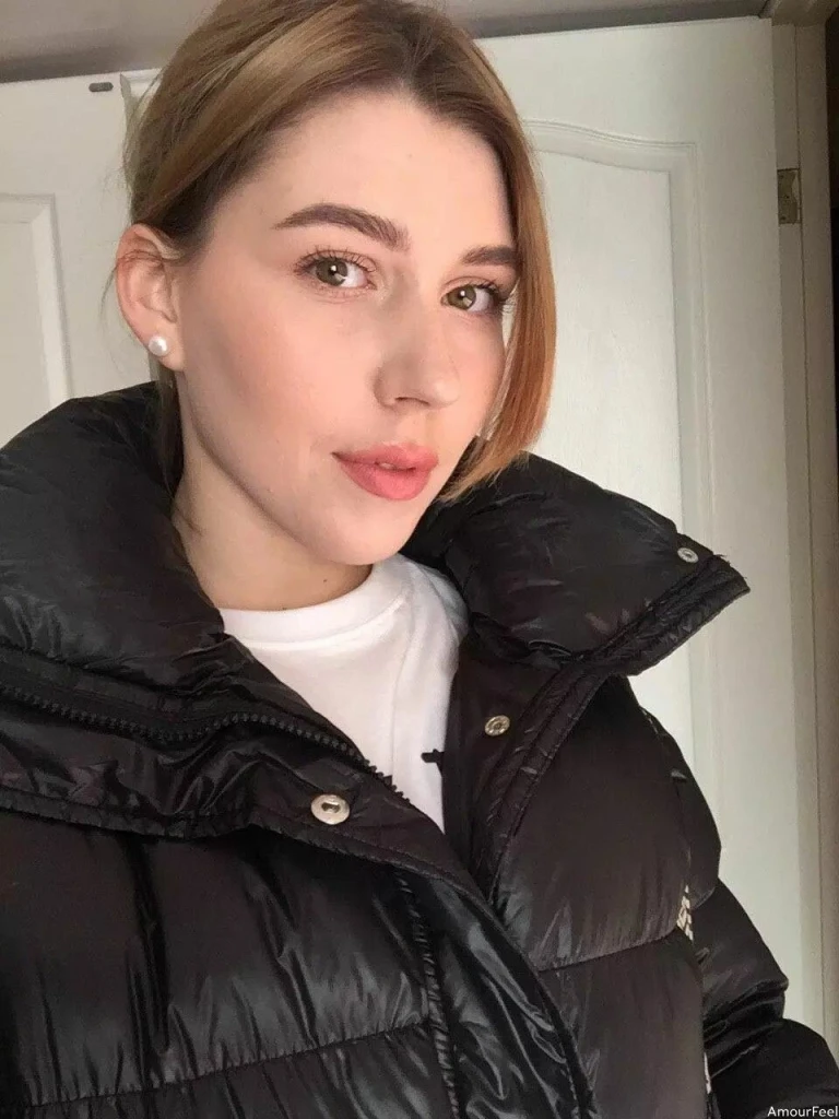 Yuliia Profile image 3