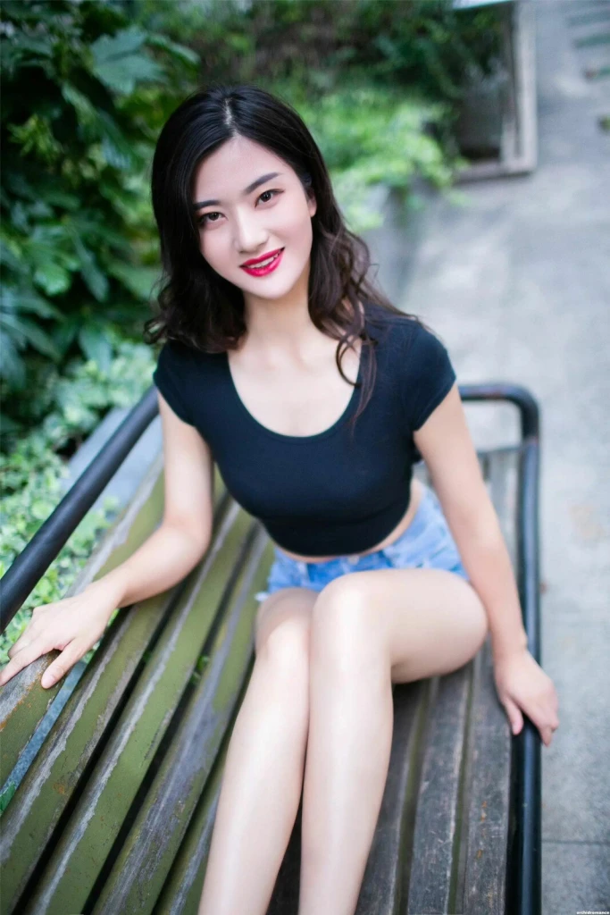 Huilian Profile image 6