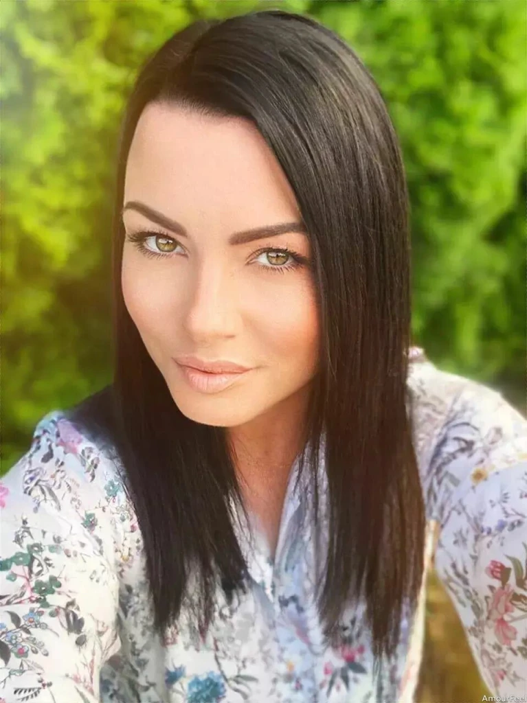 Lyudmila Profile image 4