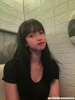 Carla Profile image 4