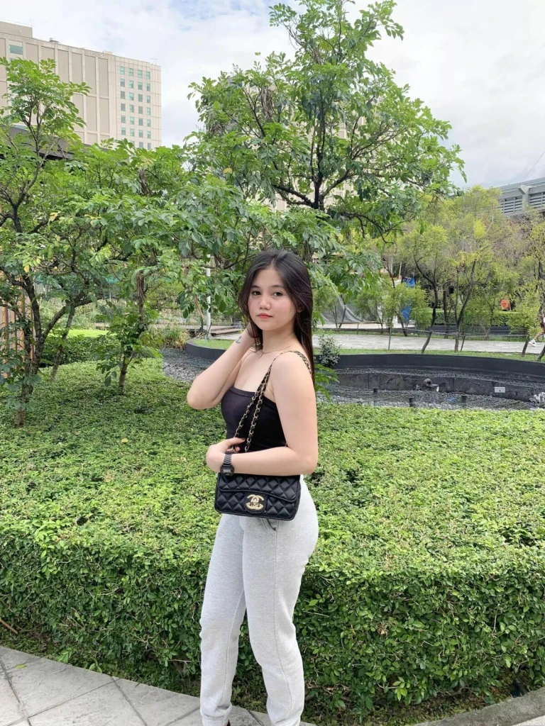 Marilyn Profile image 4