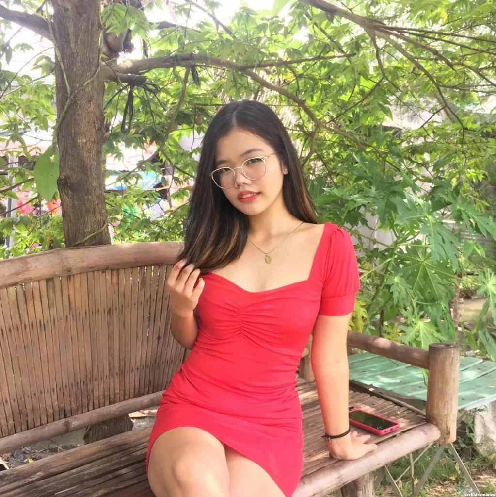 Lisa Profile image 6