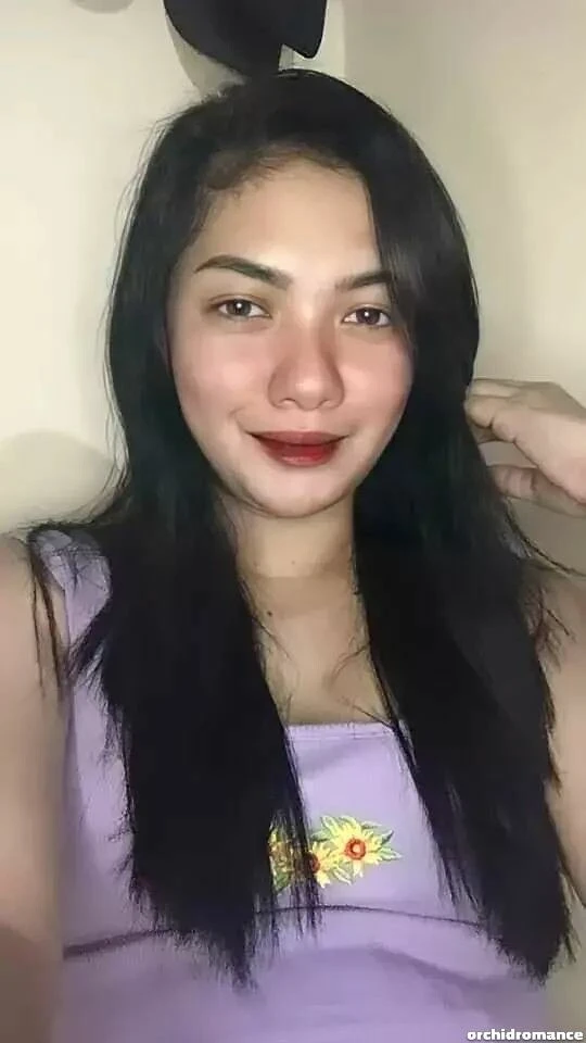 Helen Profile image 2