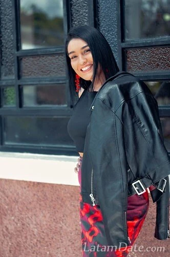 Lesly Profile image 1