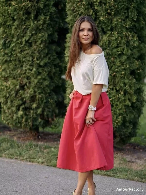 Olena Profile image 4