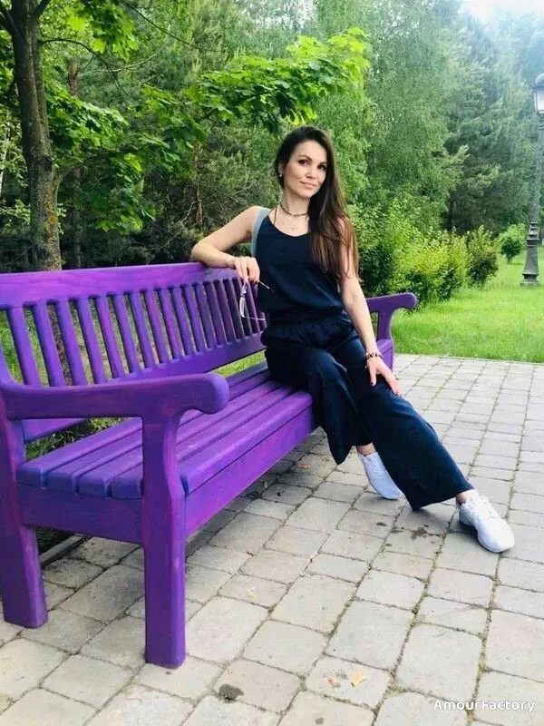 Olena Profile image 1