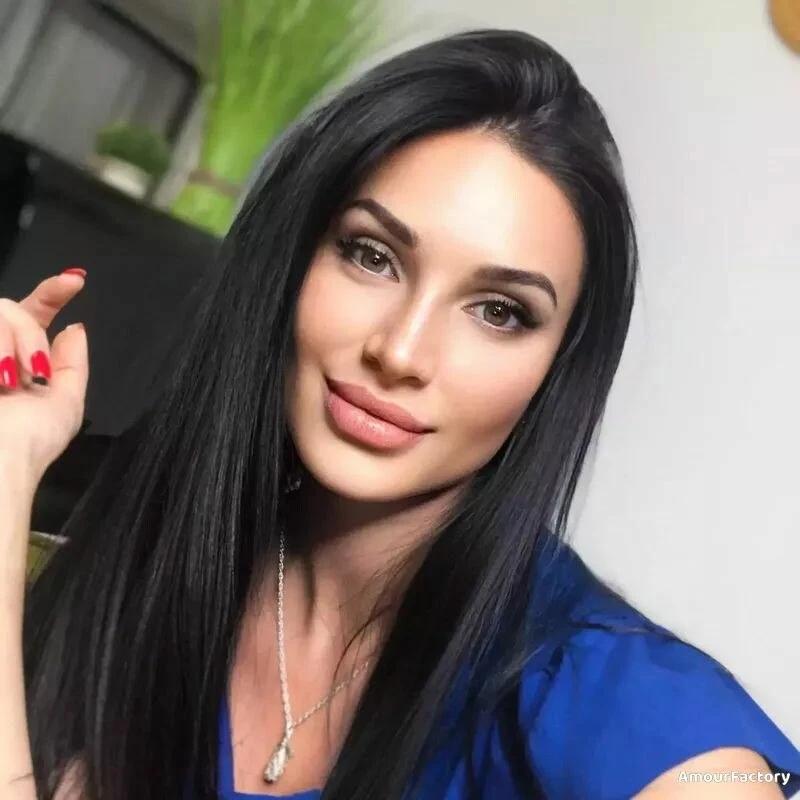 Elena Profile image 5