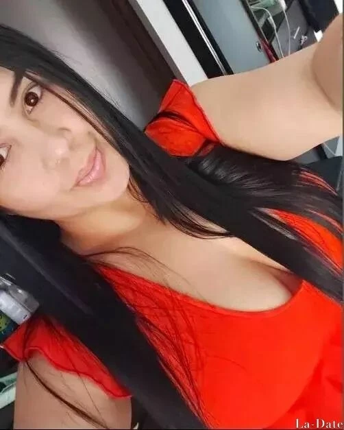 Paola Profile image 4