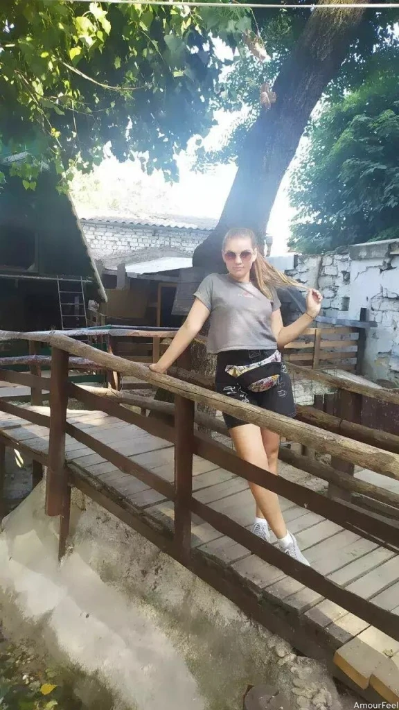 Julia Profile image 2