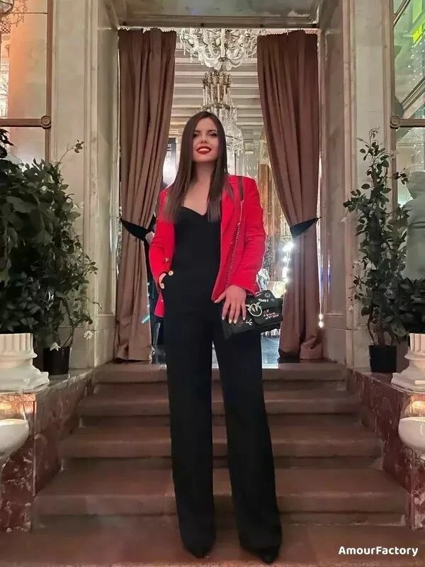 Vitaliya Profile image 4