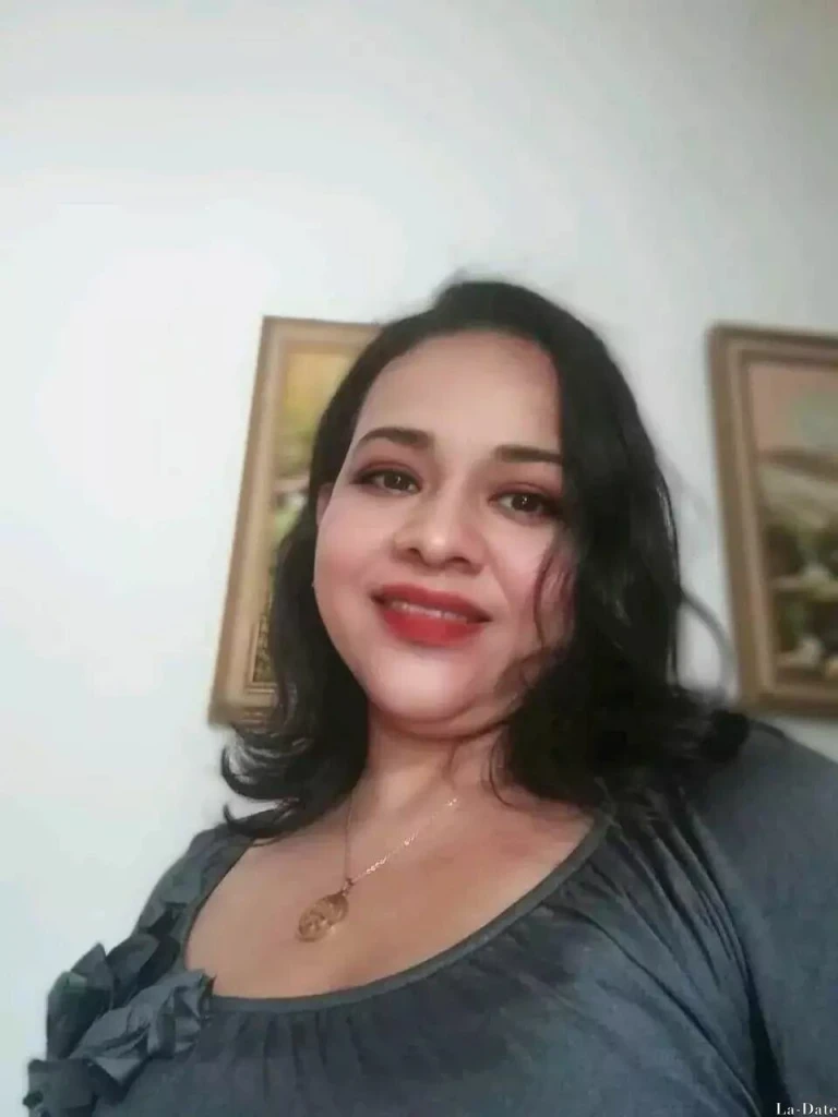 Yeniree Profile image 5