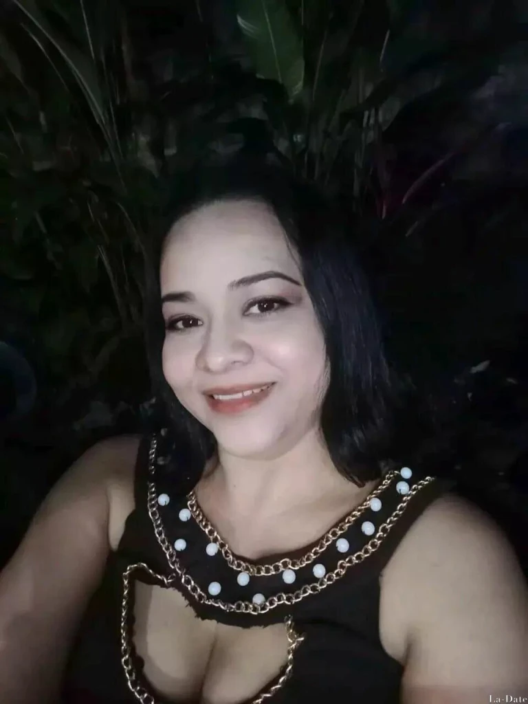 Yeniree Profile image 2