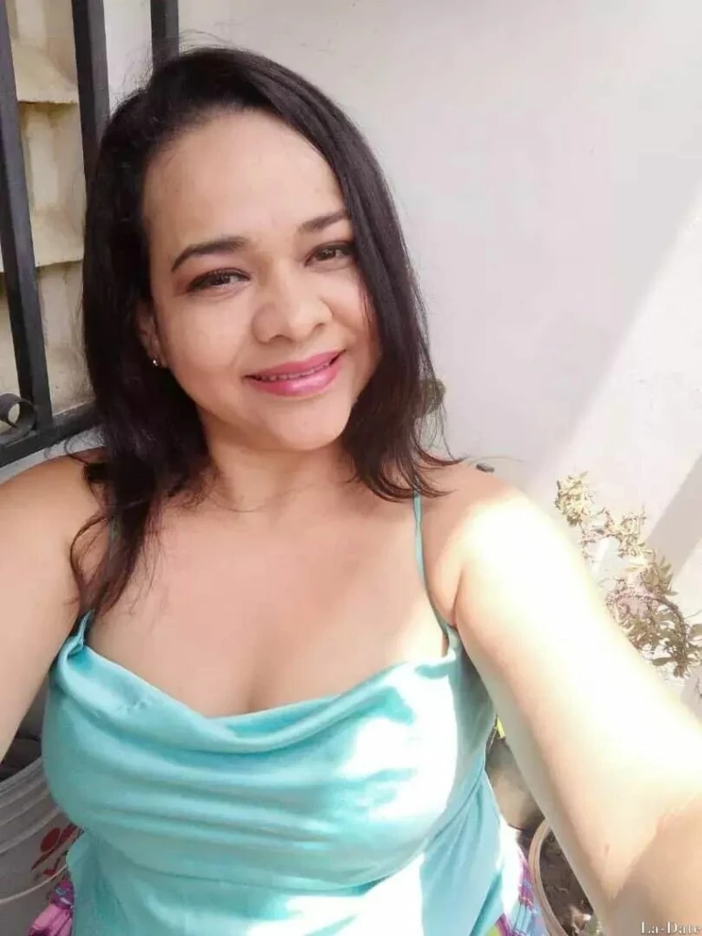 Yeniree Profile image 4