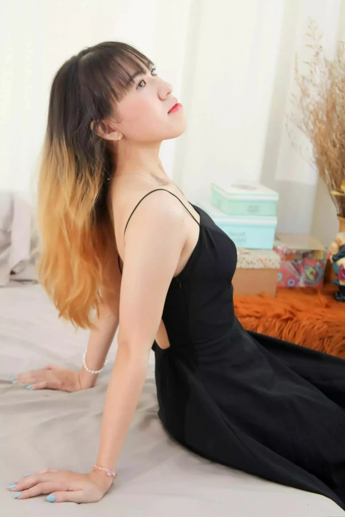 Linda Profile image 5