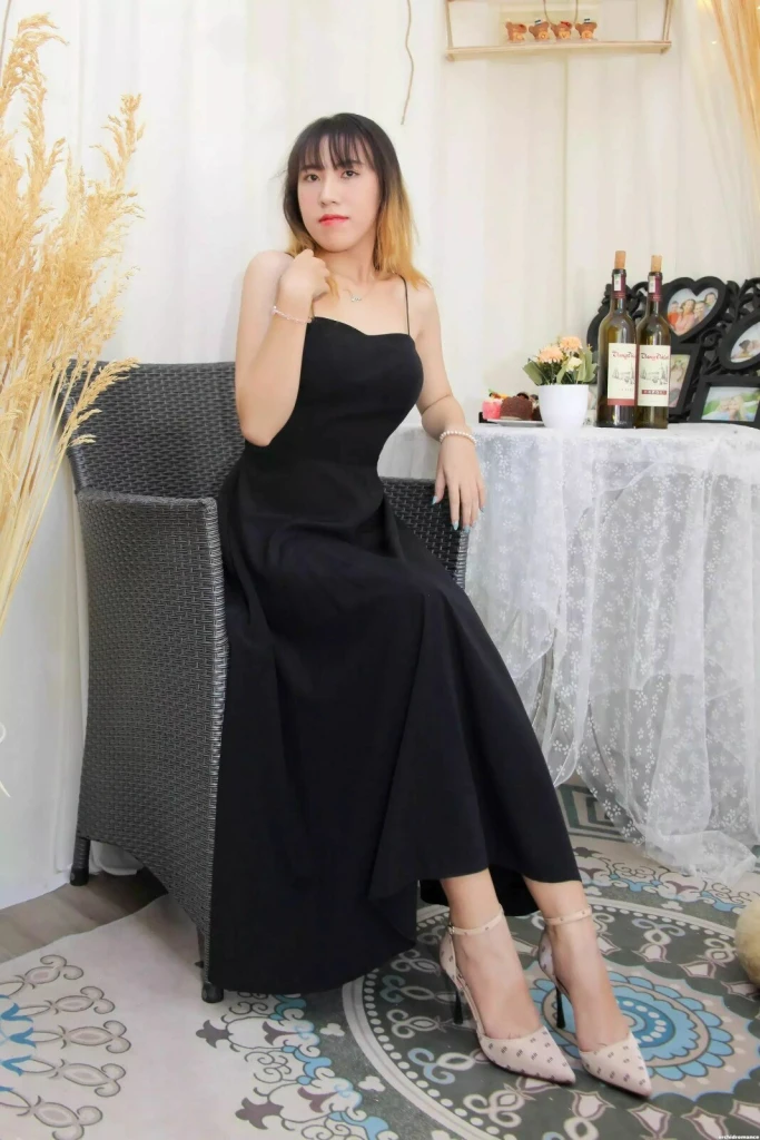 Linda Profile image 3