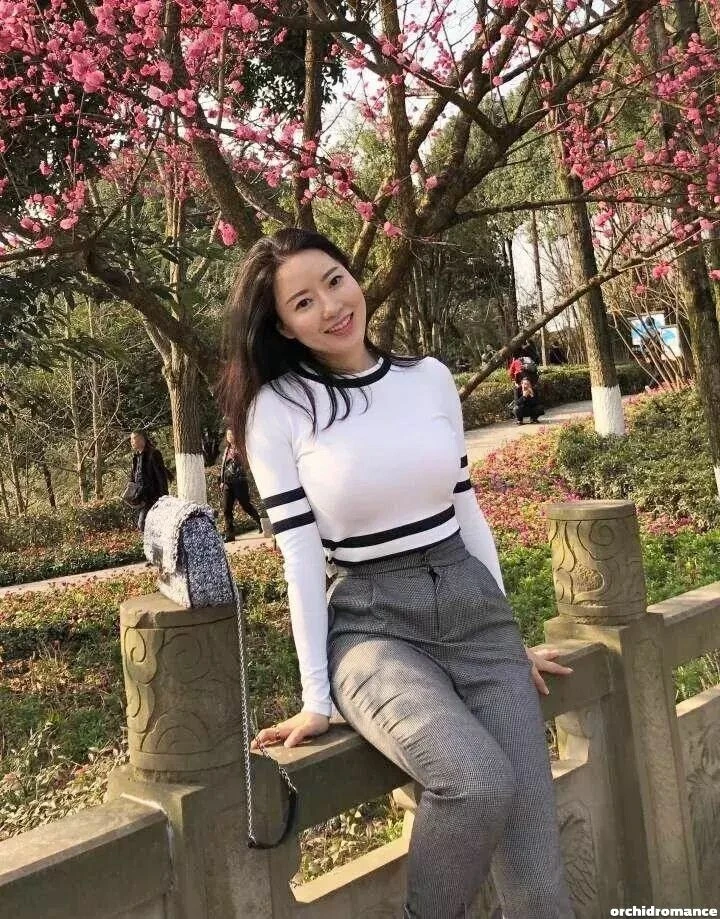 Ling Profile image 3