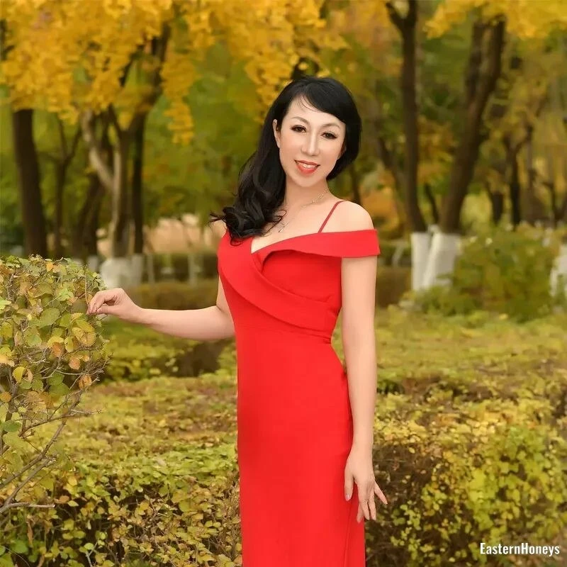 Lili Profile image 2