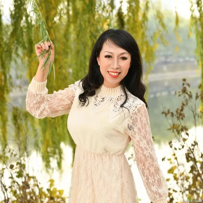 Lili Profile image 1