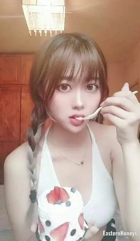 Bella Profile image 2