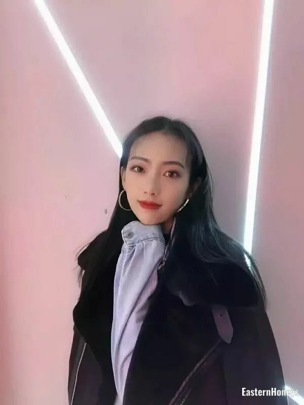 Lvyan Profile image 1