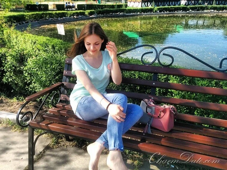 Juli Profile image 1