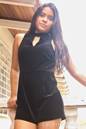 Yesenia Profile image 3