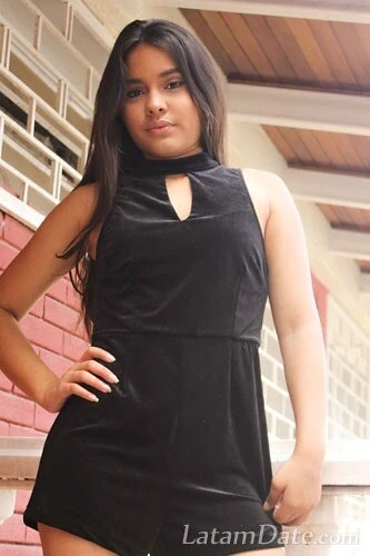 Yesenia Profile image 2