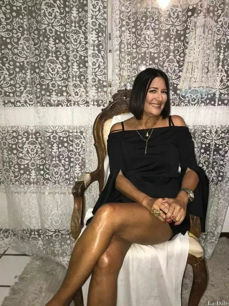 Olena Profile image 2