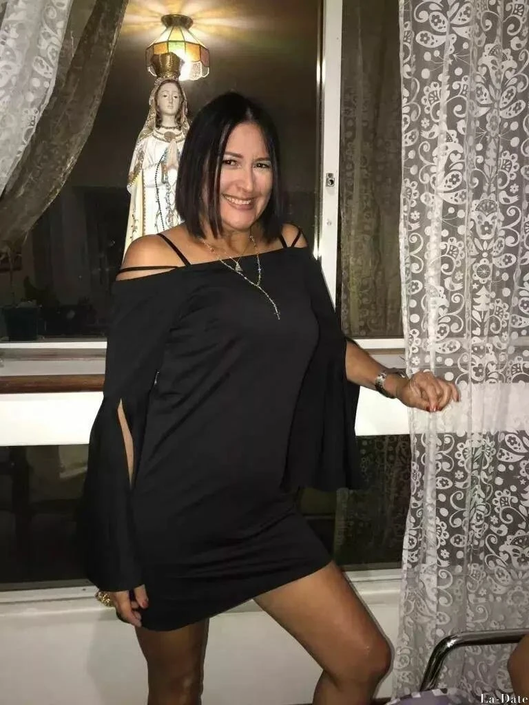 Olena Profile image 4